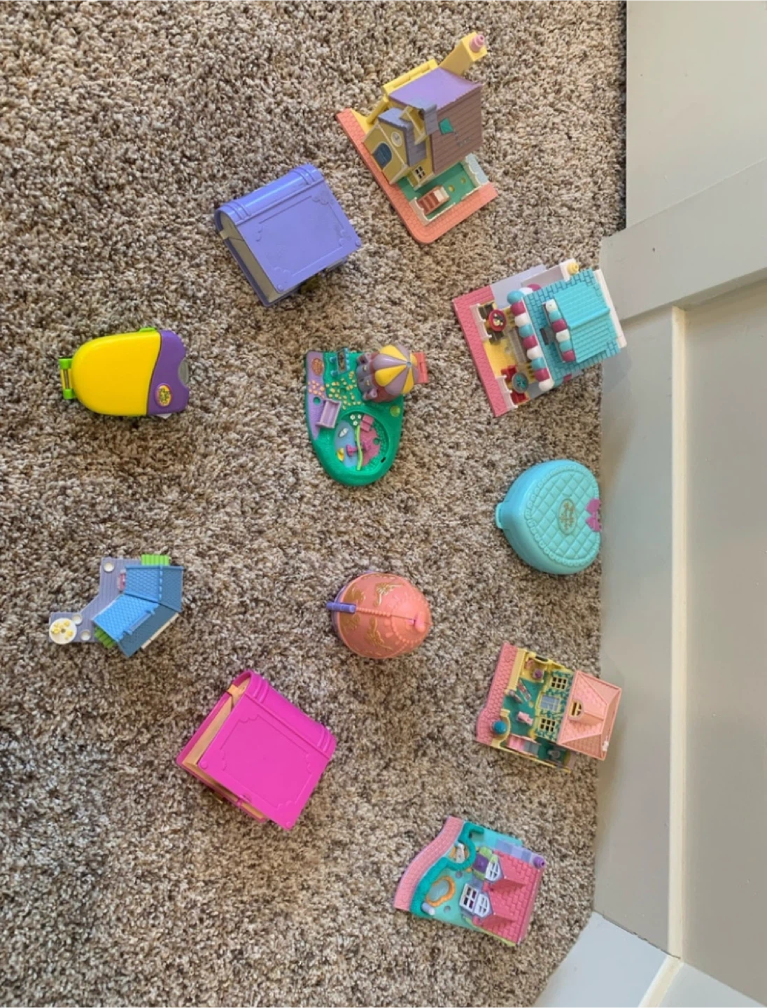 Polly Pocket Collection of Miniature Playsets - photo 2