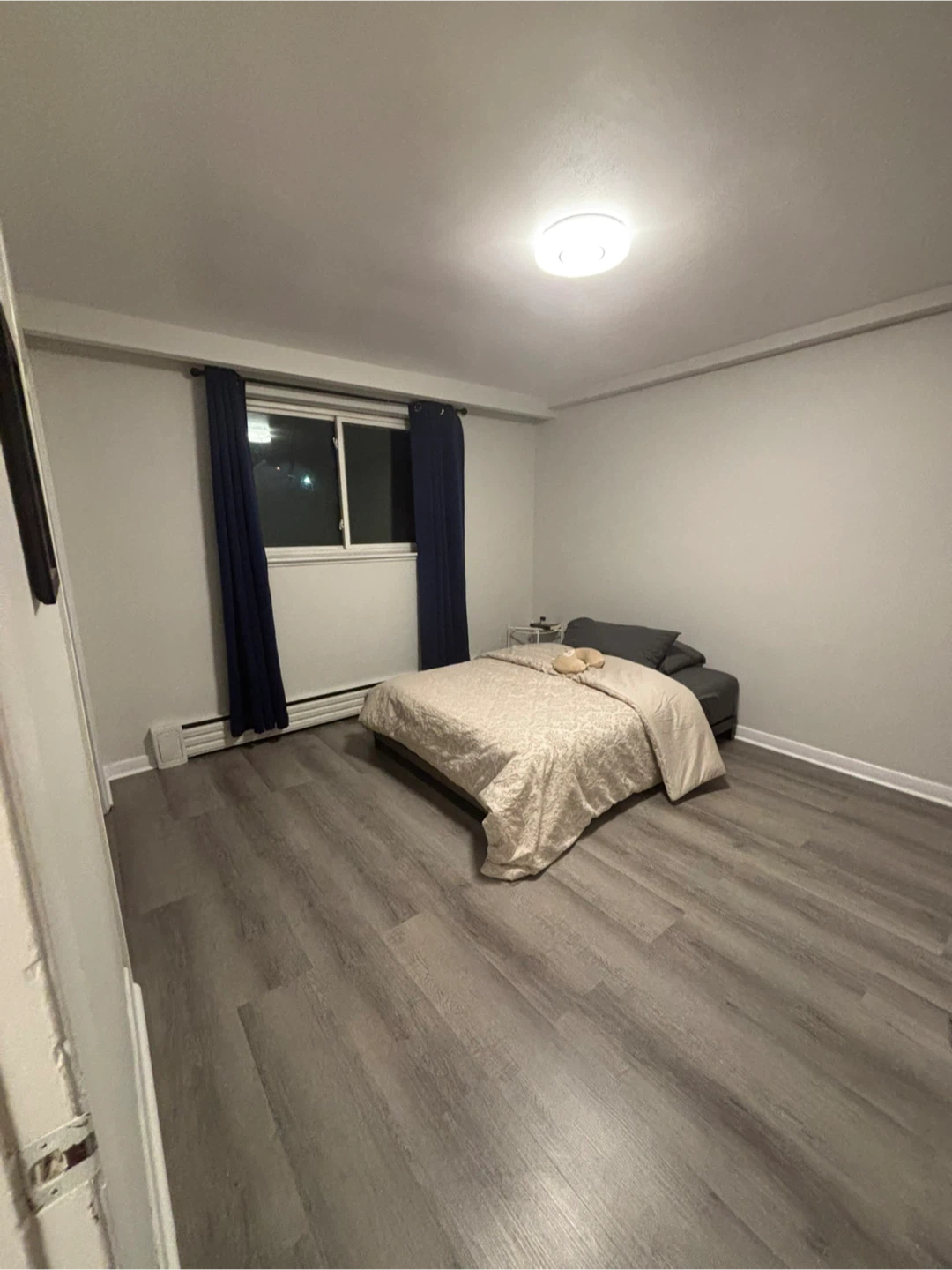 Room for Rent - Female Student/ professional (Available May 1st) - photo 2
