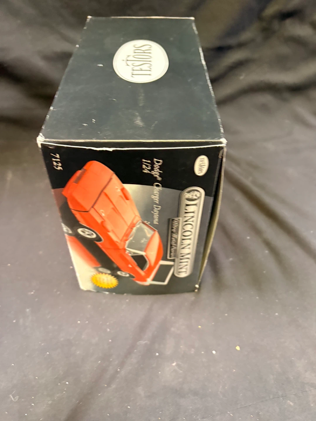 Testors Lincoln Mint Dodge Charger Daytona 1/24 Scale Model Kit - photo 2