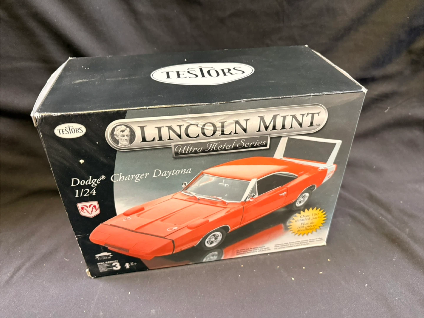 Testors Lincoln Mint Dodge Charger Daytona 1/24 Scale Model Kit