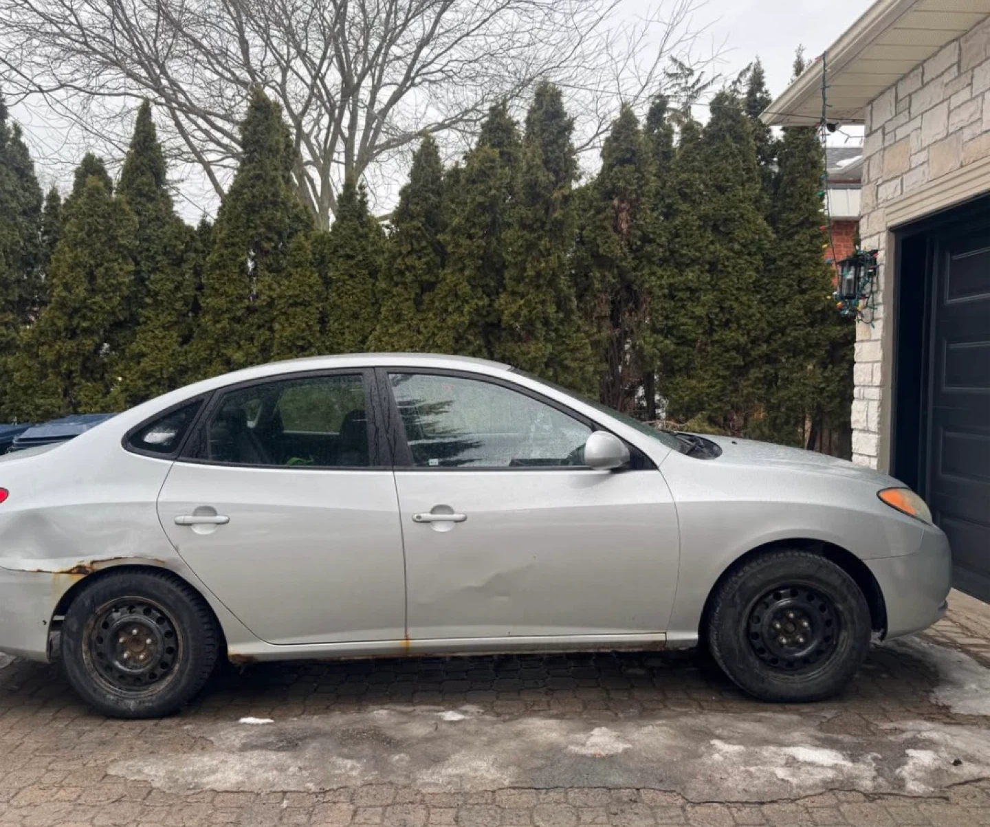 Silver Hyundai Elantra Sedan - photo 2