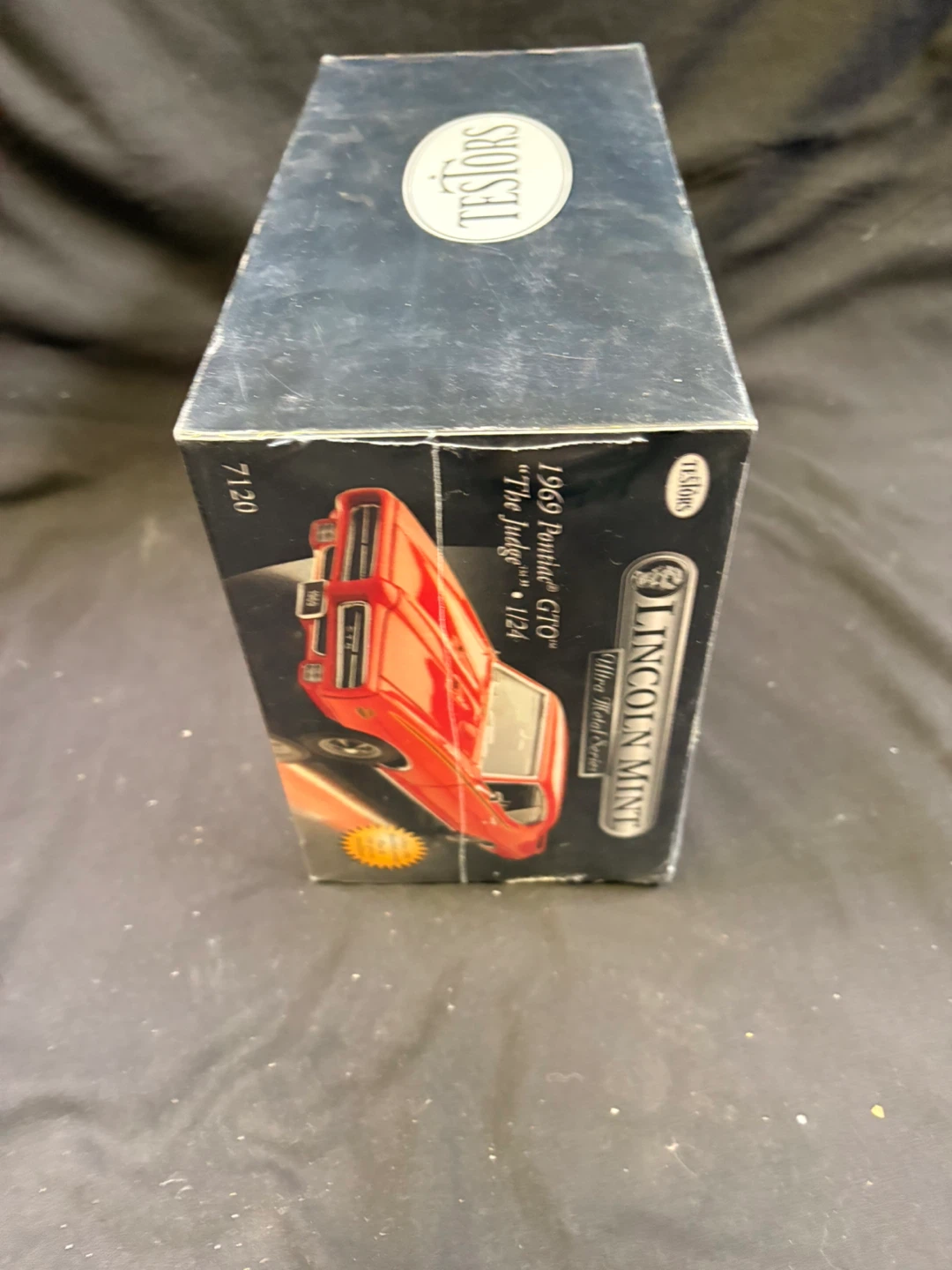 Testors Lincoln Mint 1969 Pontiac GTO "The Judge" Model Kit - photo 3