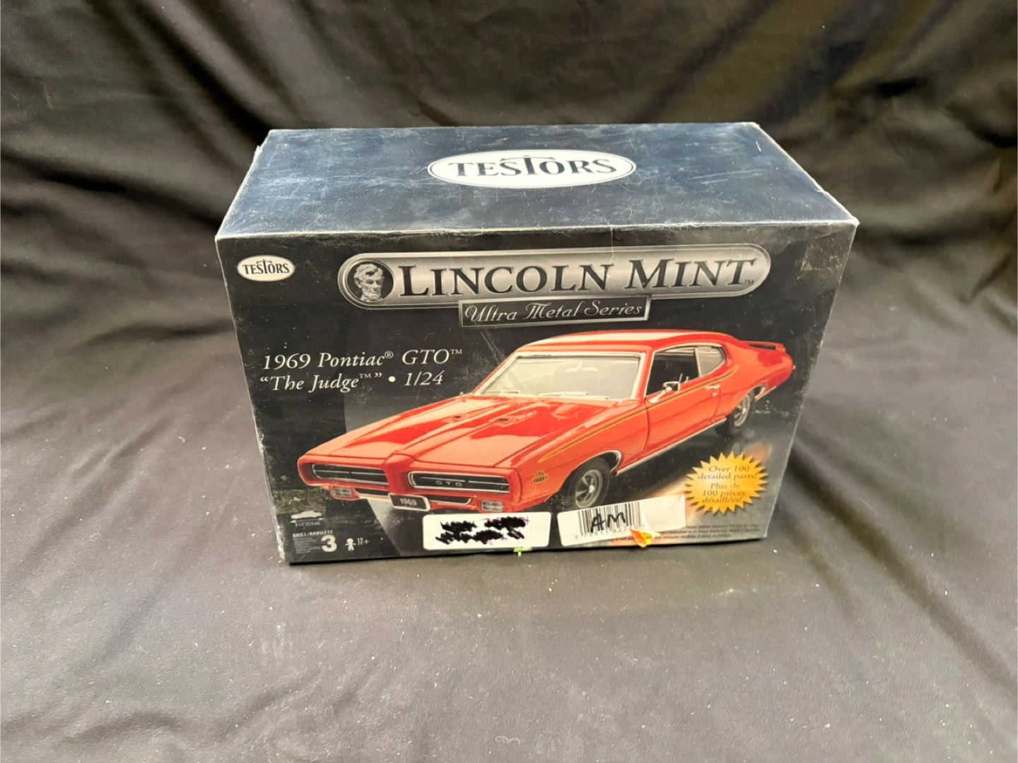 Testors Lincoln Mint 1969 Pontiac GTO "The Judge" Model Kit