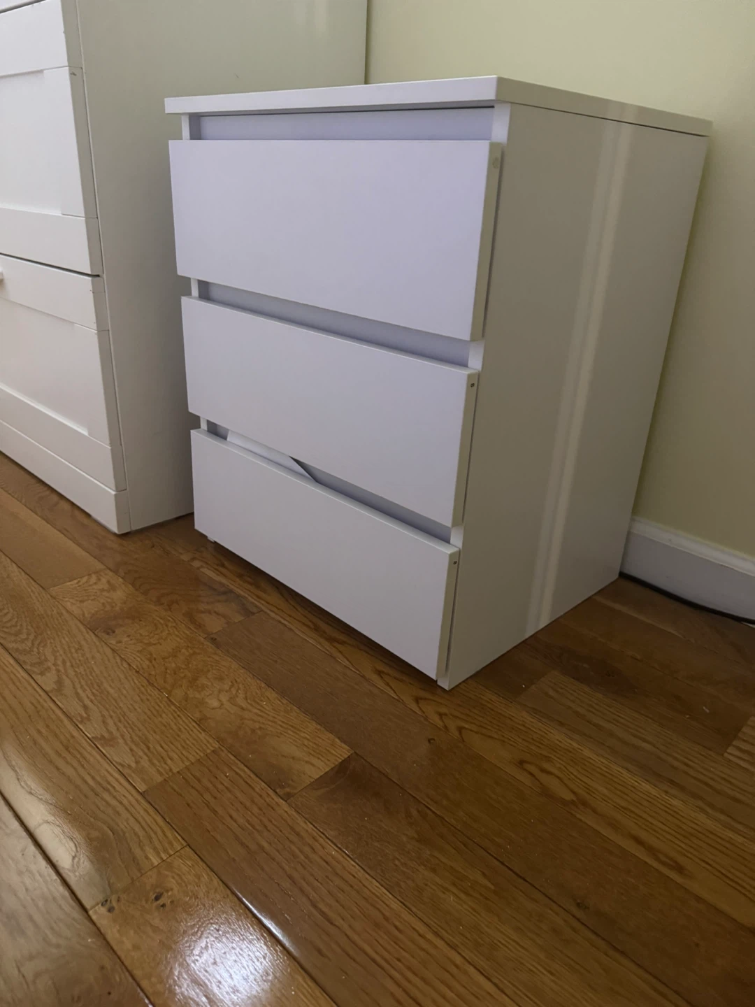 White 3-Drawer Chest - photo 2