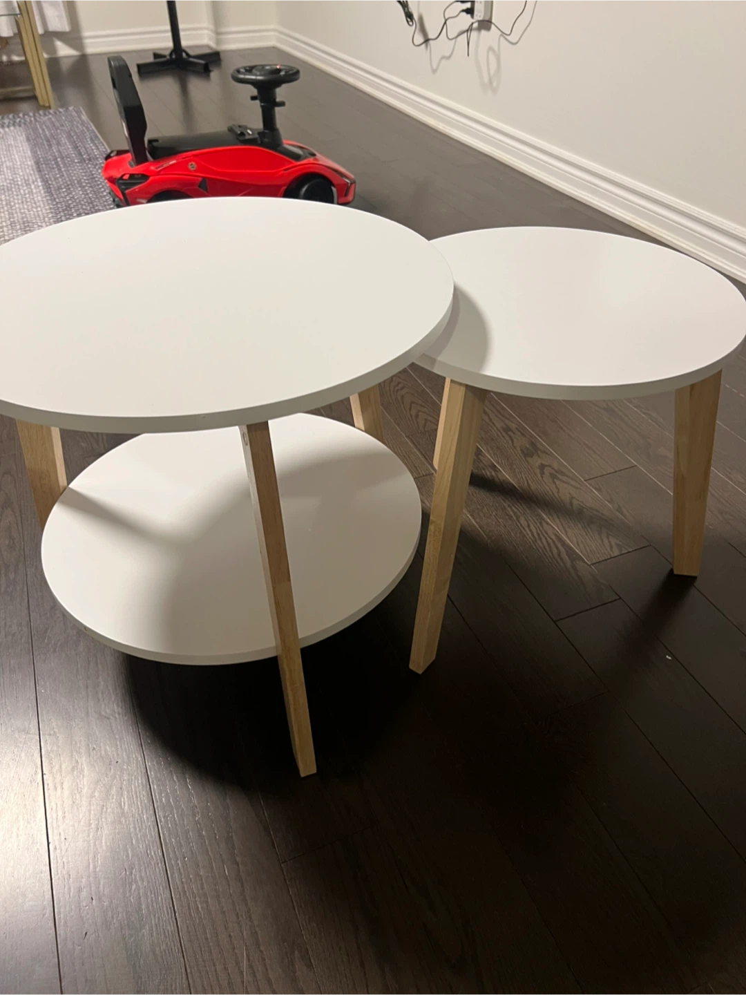 White Round Nesting Coffee Tables - photo 3