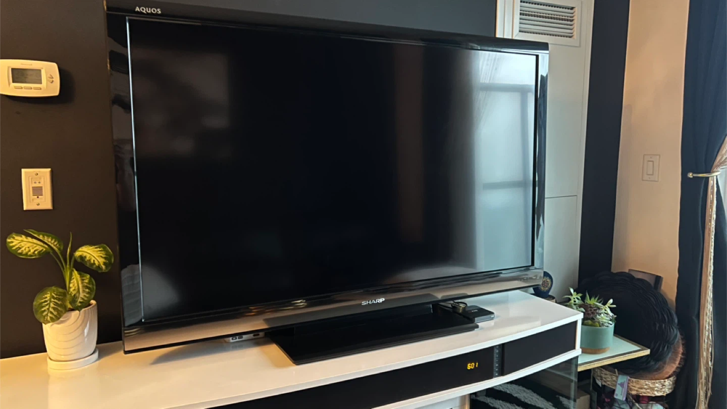 60INCH Sharp AQUOS LC60E77UN 1080p 120Hz LCD HDTV