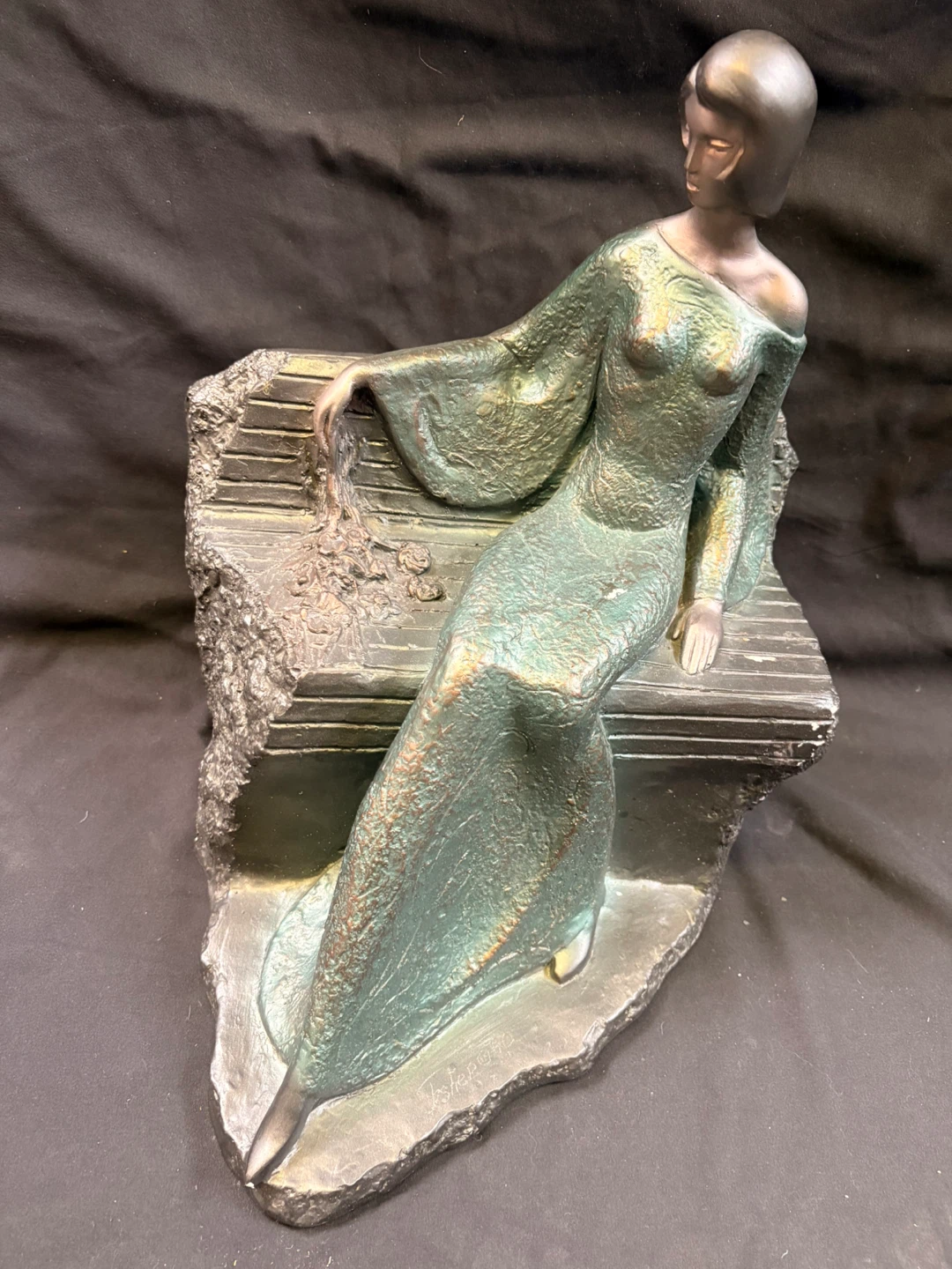 Art Deco Lady Sculpture - photo 2