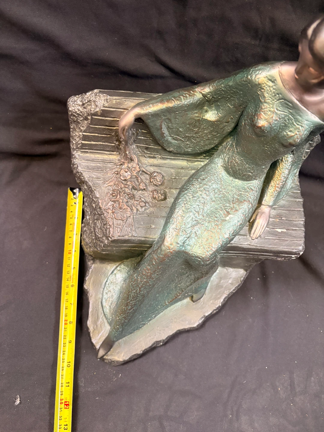 Art Deco Lady Sculpture - photo 5