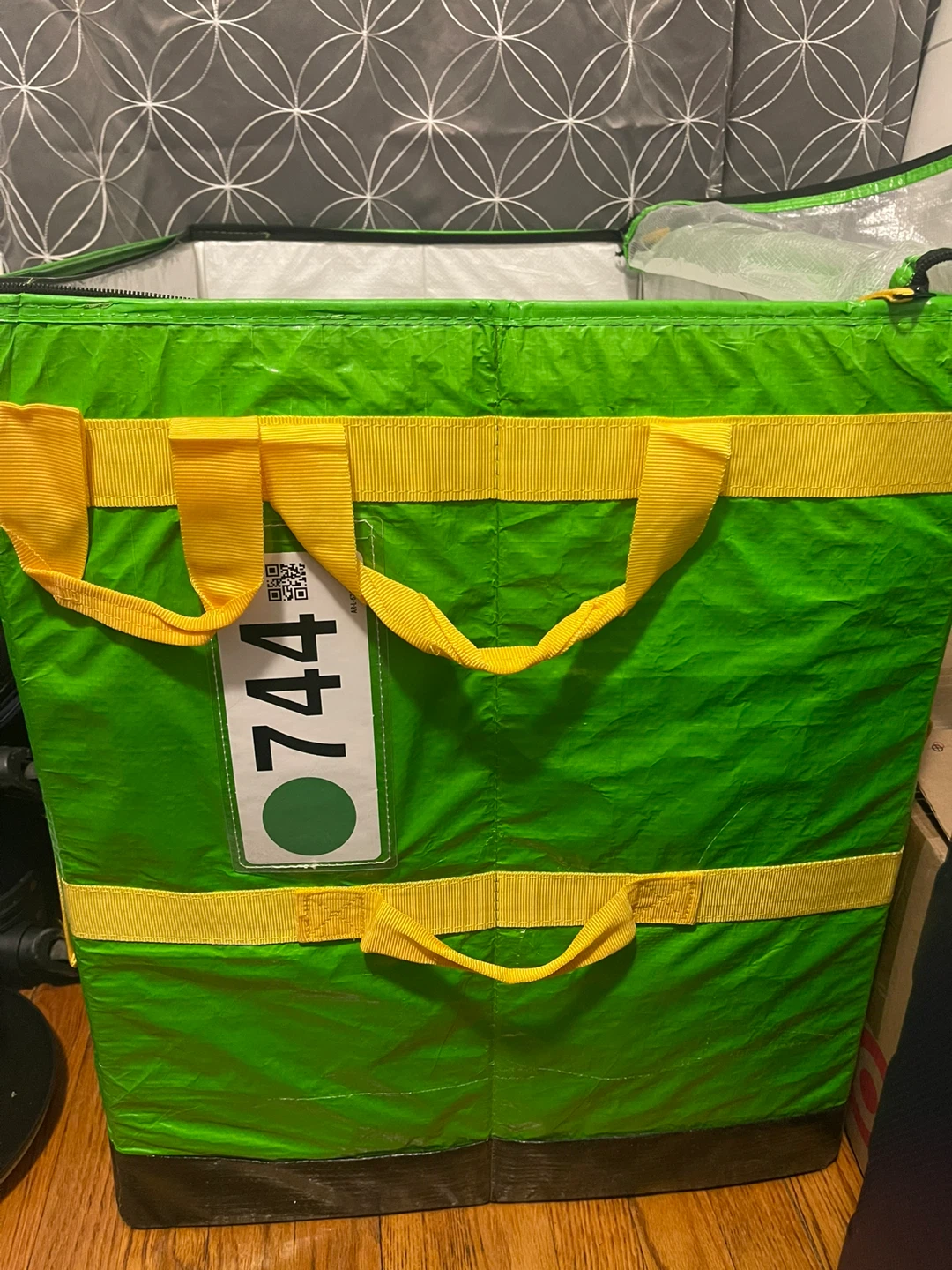 Green insulated delivery bag