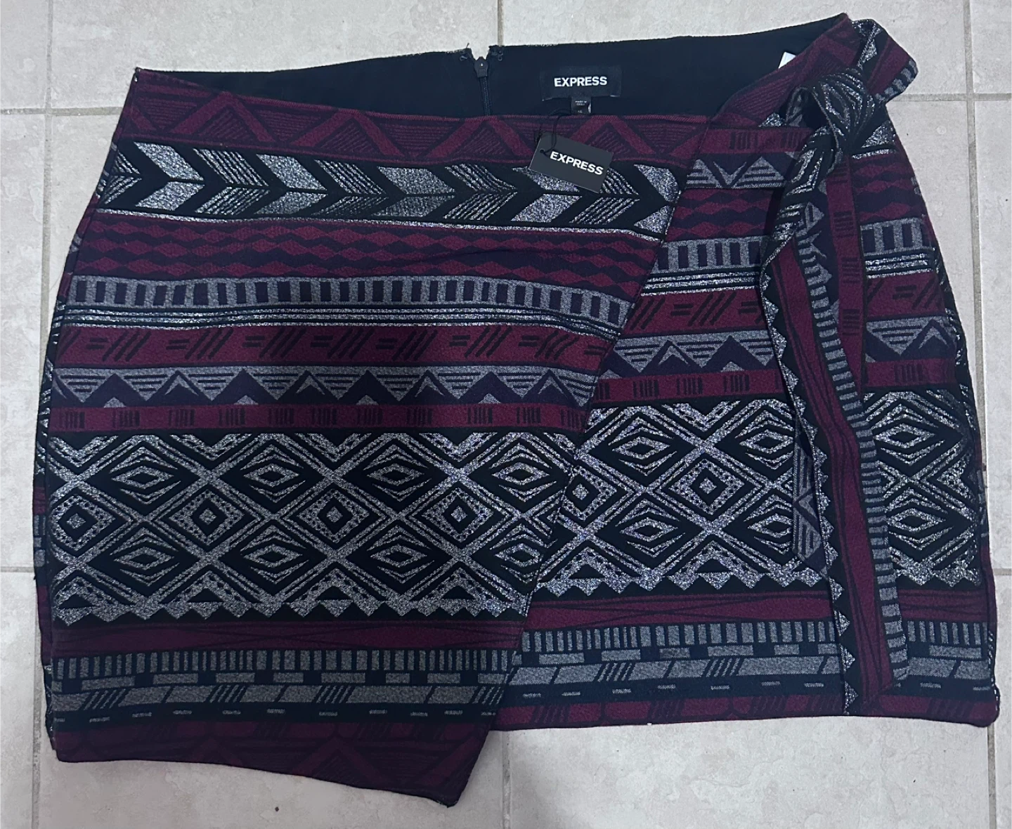 EXPRESS Burgundy Geometric Print Wrap Mini Skirt Size 16