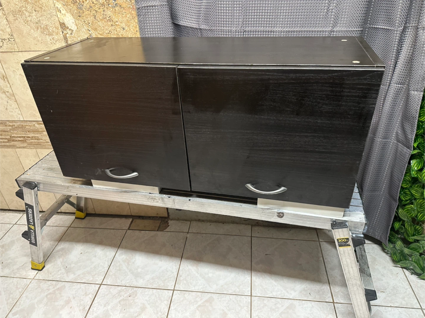 Horizontal Wall Cabinet – Great Condition W36 H15