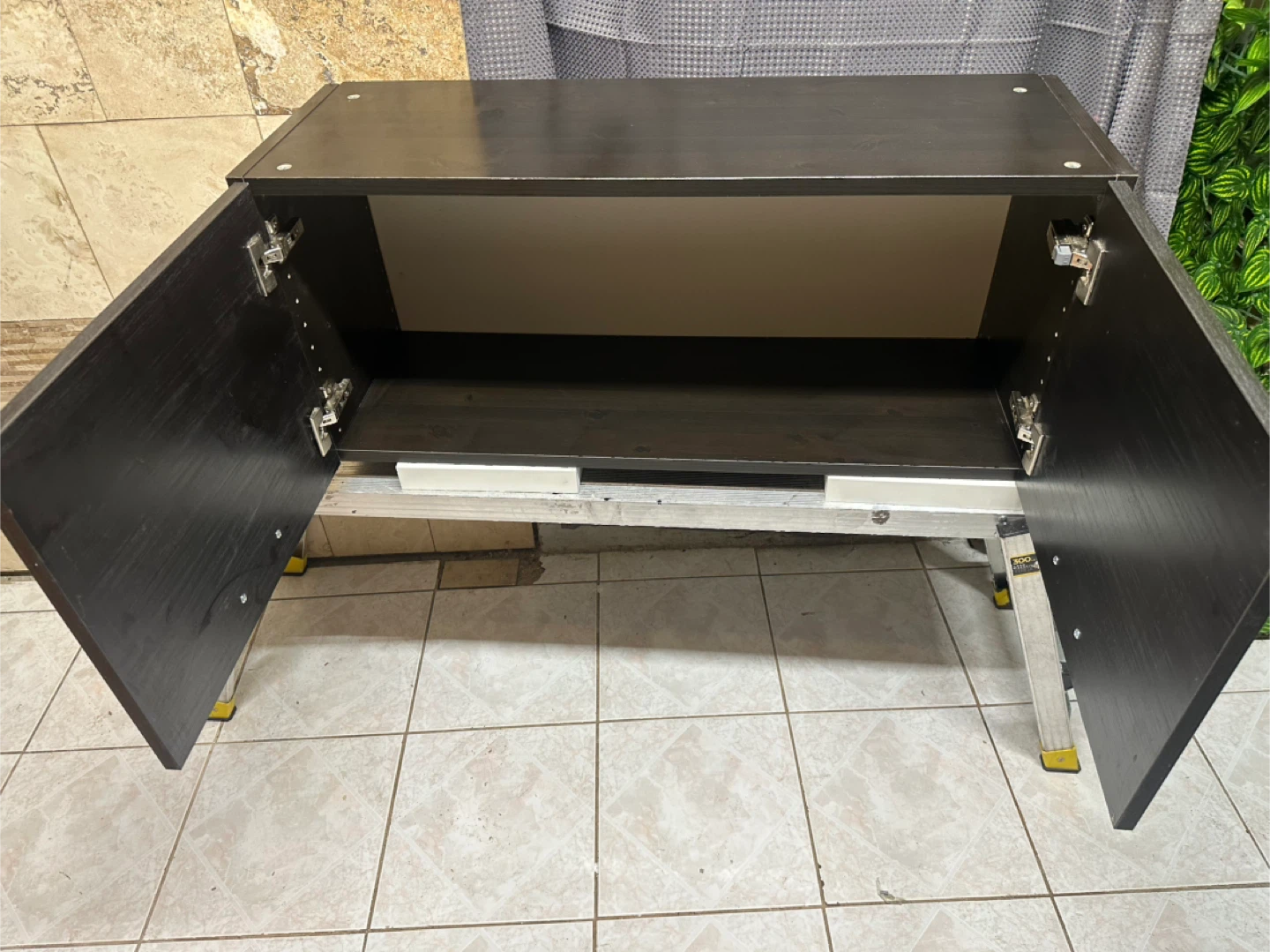 Horizontal Wall Cabinet – Great Condition W36 H15 - photo 4