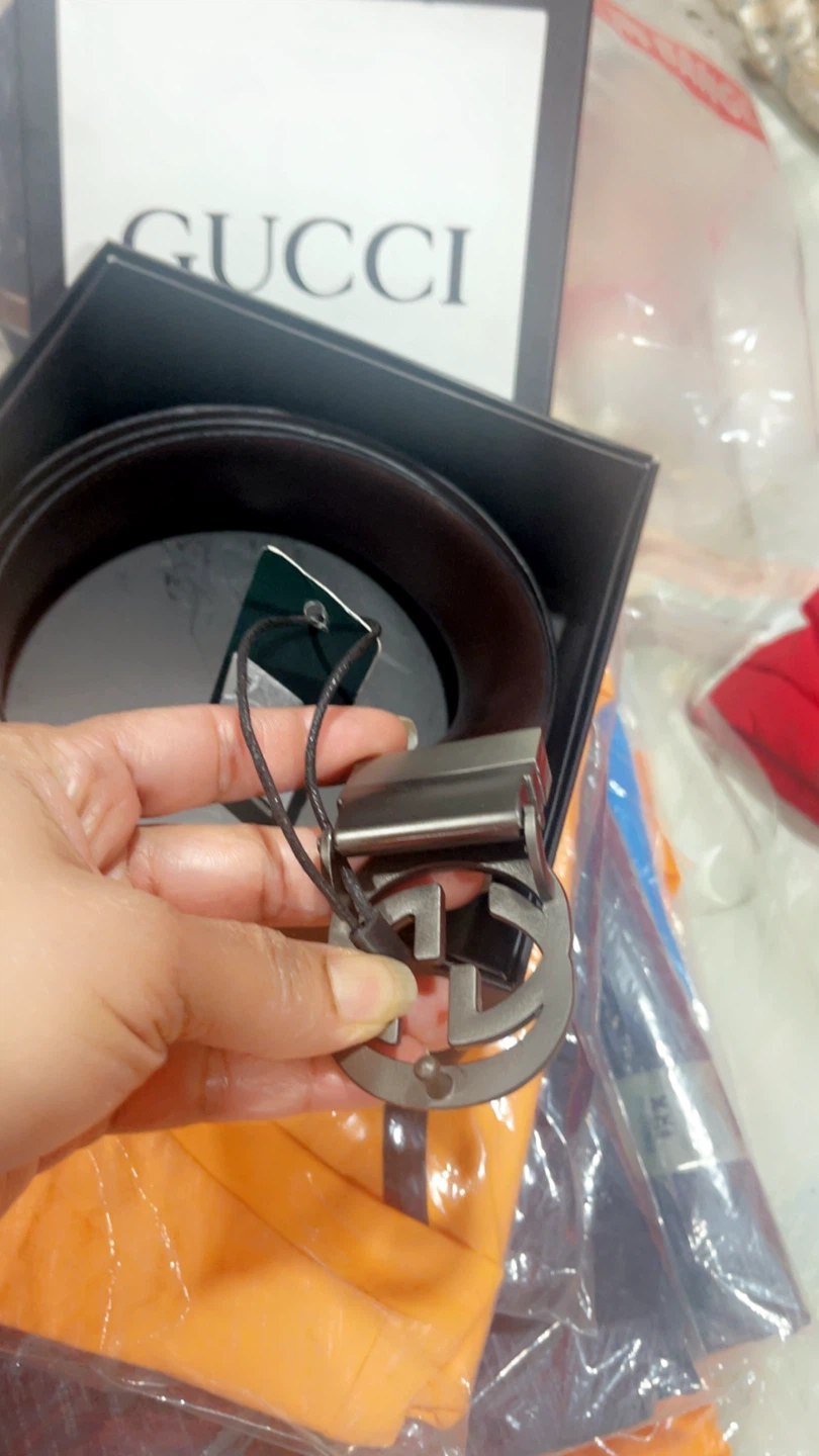 Gucci Black Leather Reversible Belt with GG Buckle - photo 3