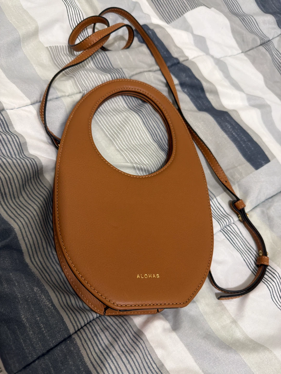 ALOHAS Tan Leather Oval Handbag with Shoulder Strap
