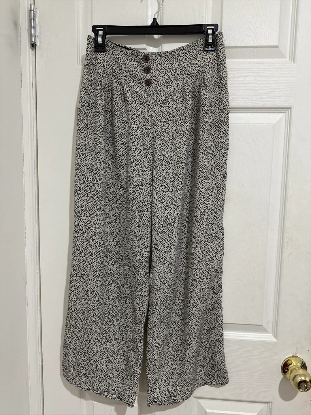 Pantalón de tela ancho
