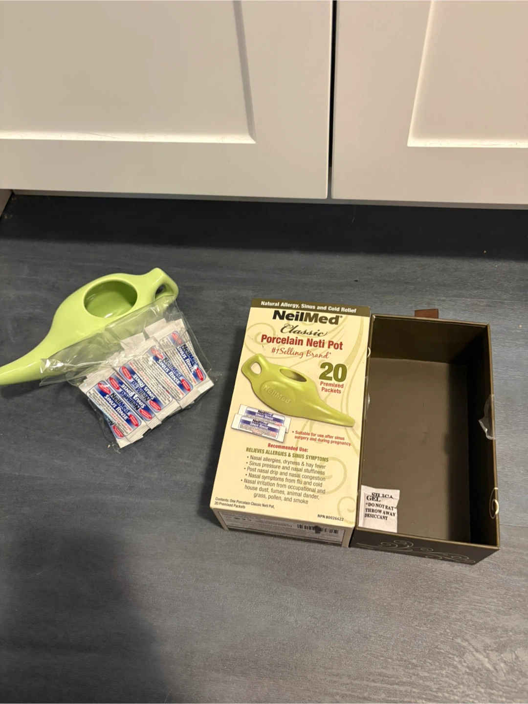 NeilMed Classic Porcelain Neti Pot with 20 Premixed Packets
