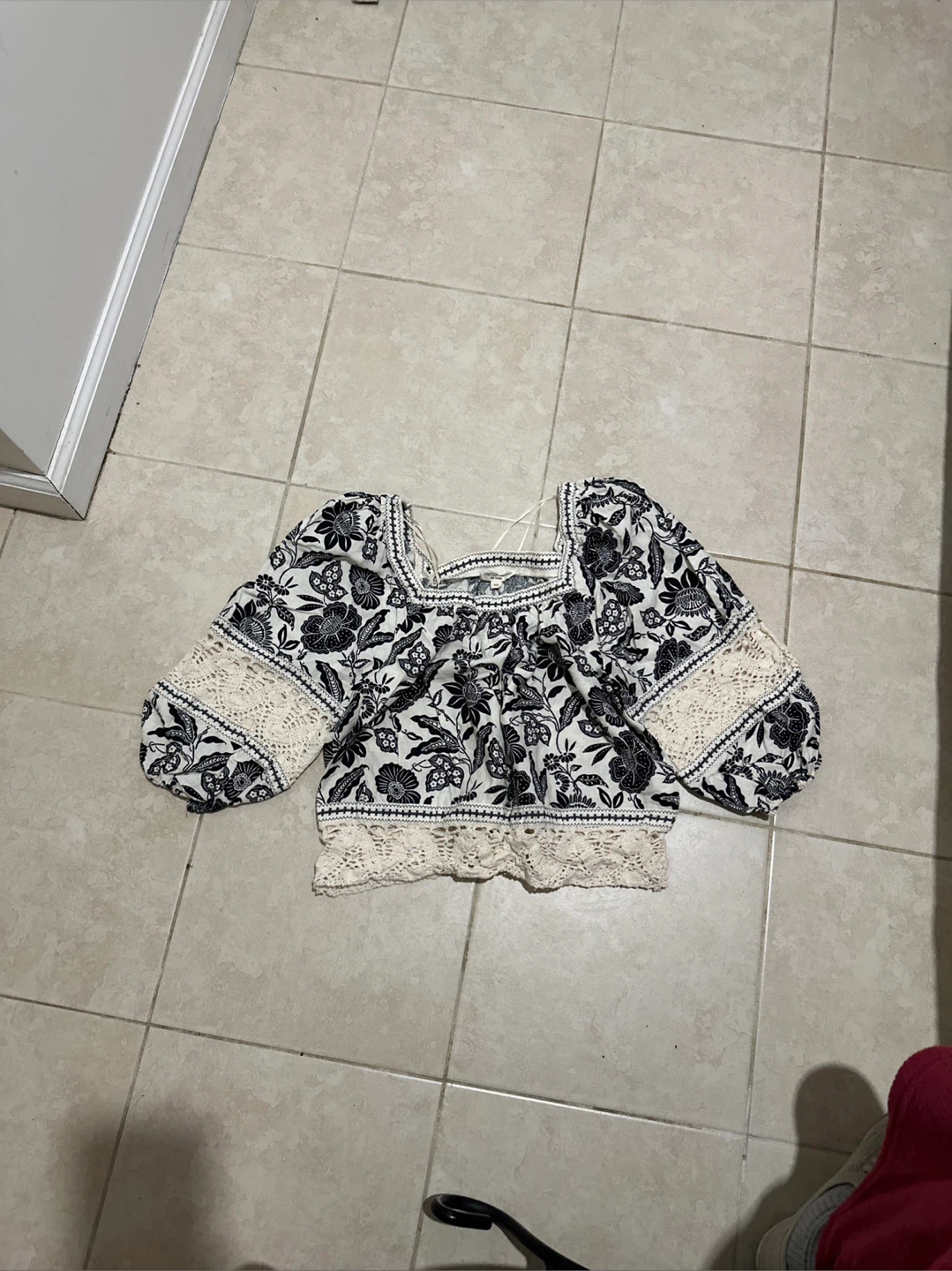 Christian Siriano Black & White Floral Print Square Neck Top XS - photo 2