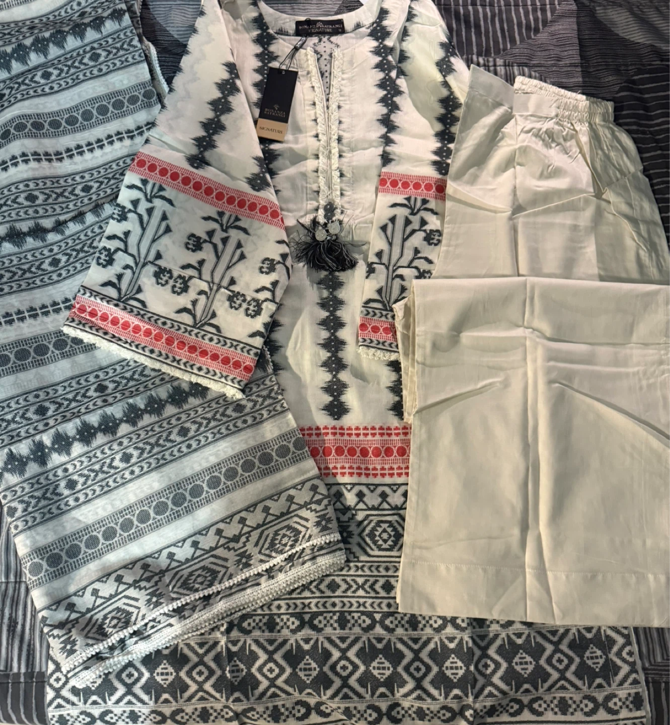 Bonanza Satrangi Signature 3-Piece Outfit