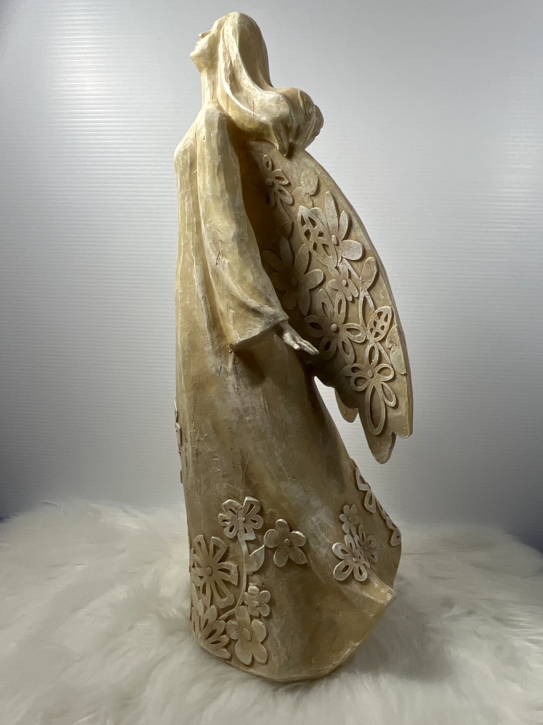Decorative Angel Figurine with Floral Accents - photo 3