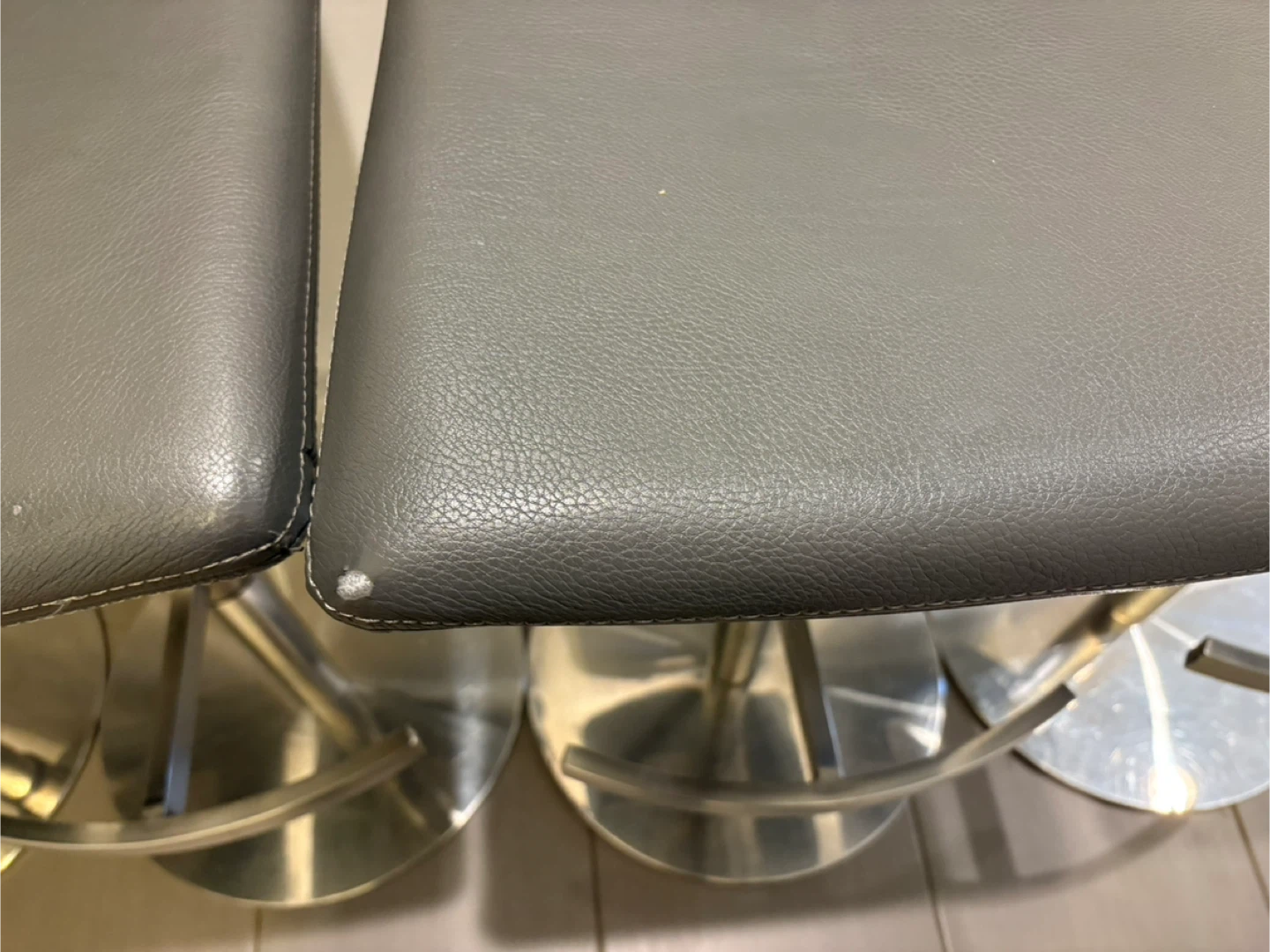 Set of 4 Grey Faux Leather Bar Stools - photo 4