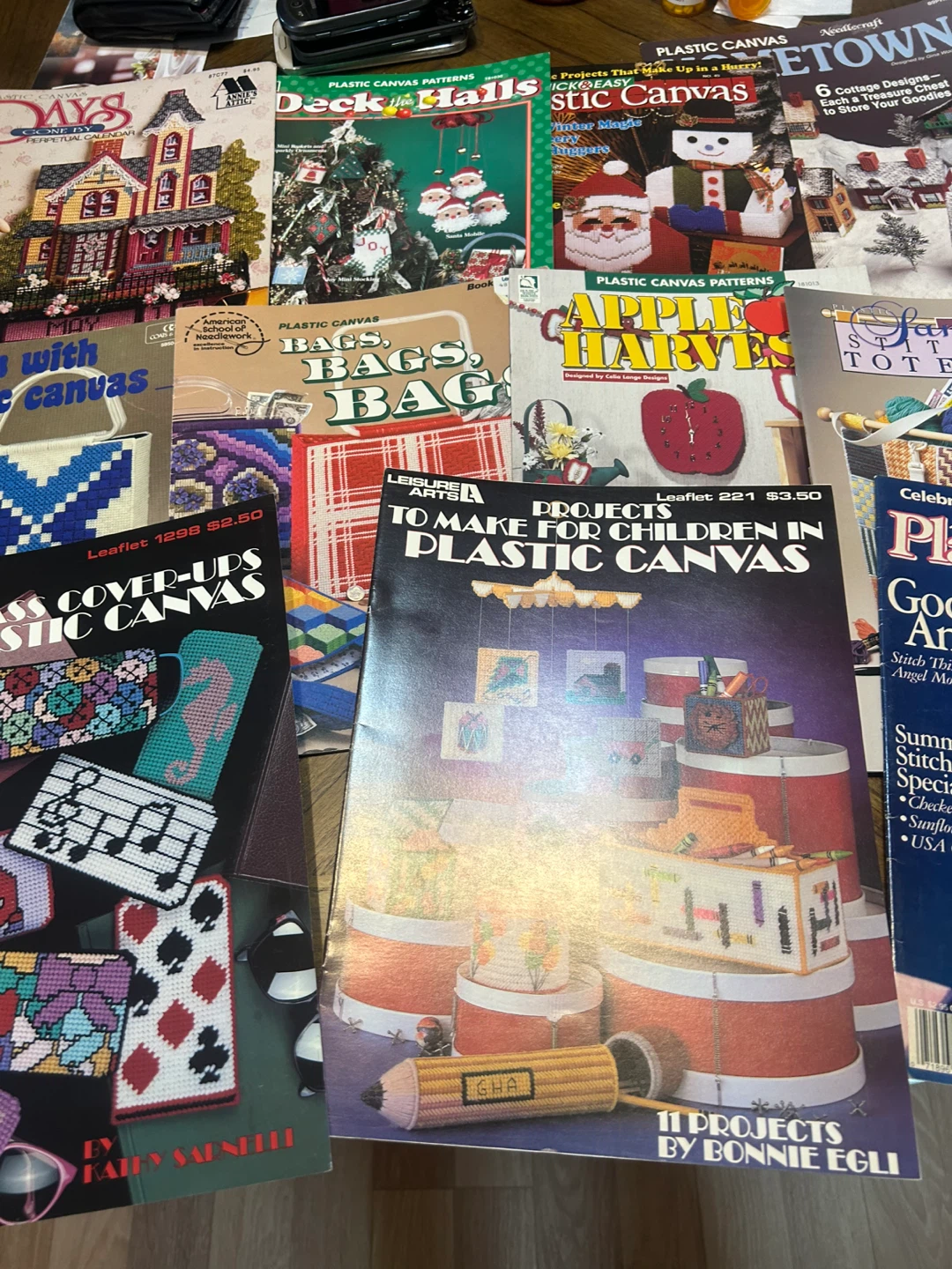 Plastic Canvas Craft Books - Holiday & Seasonal Projects - photo 2