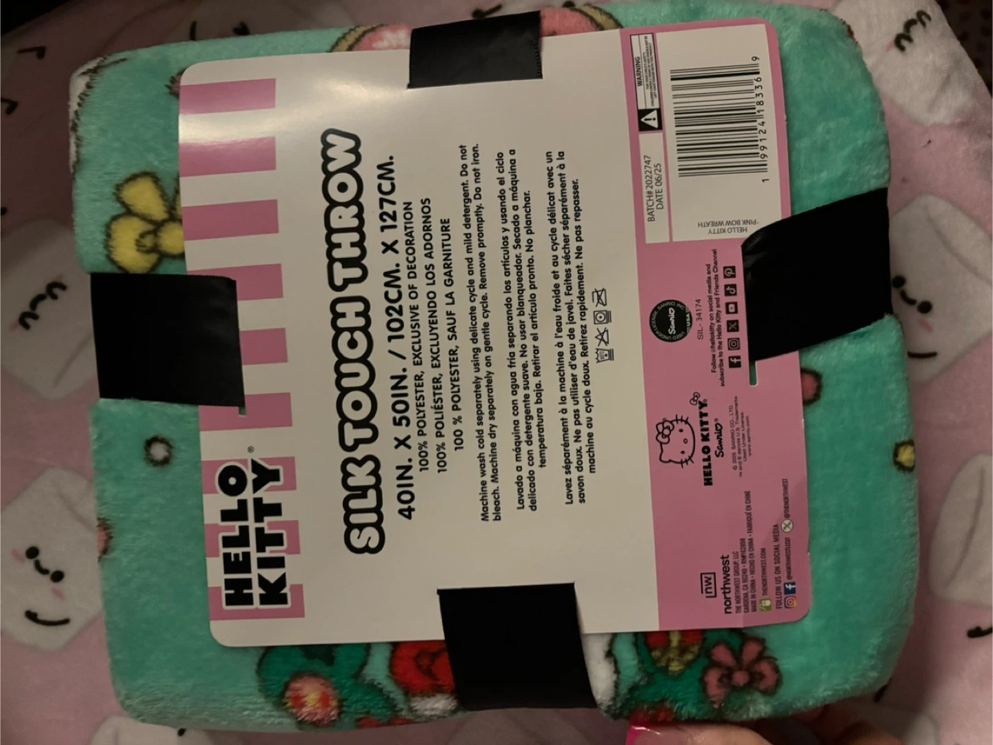 Hello Kitty Silk Touch Throw Blanket 40in x 50in - photo 2