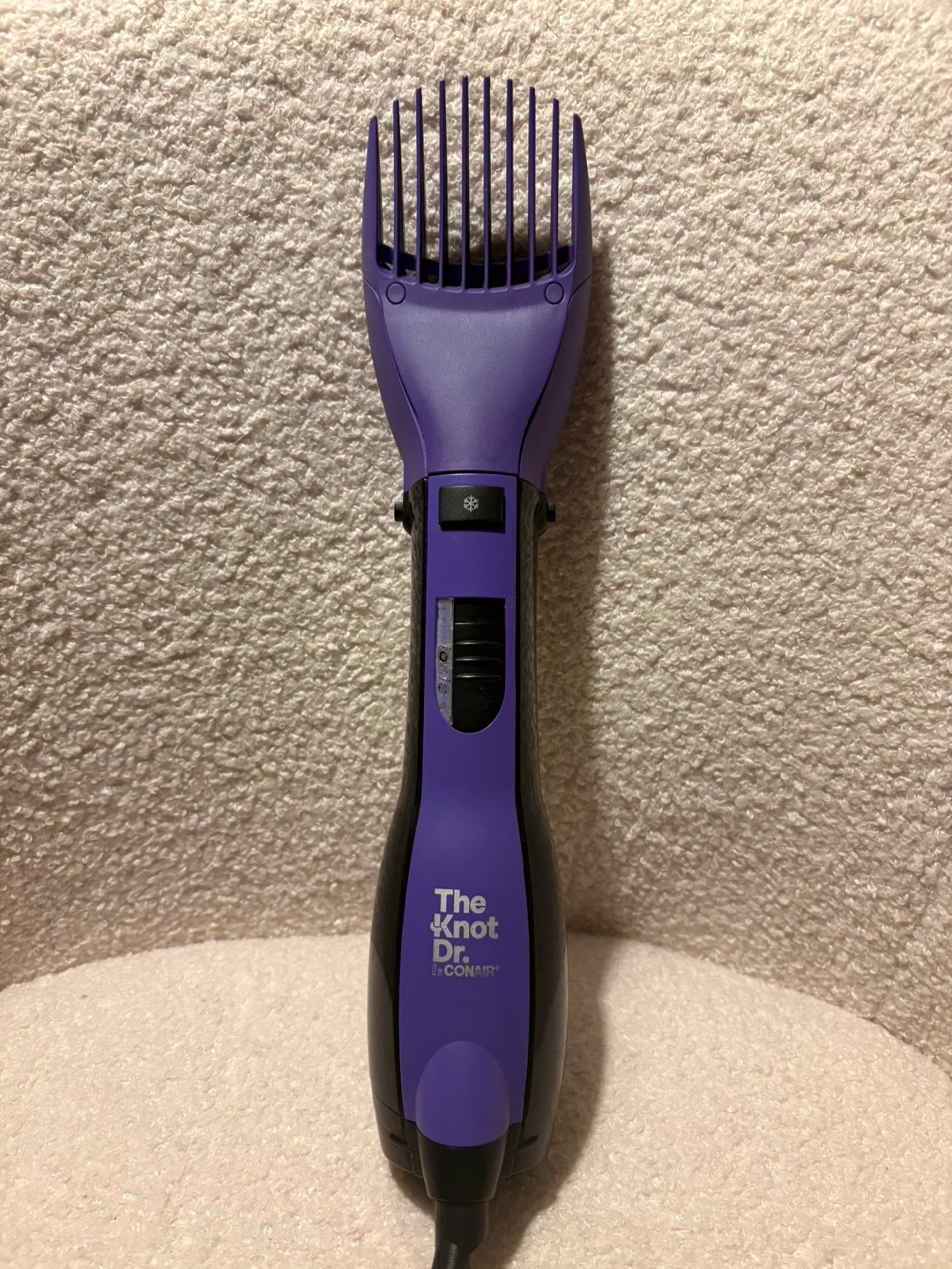 The Knot Dr. by Conair Detangling Comb with Cord