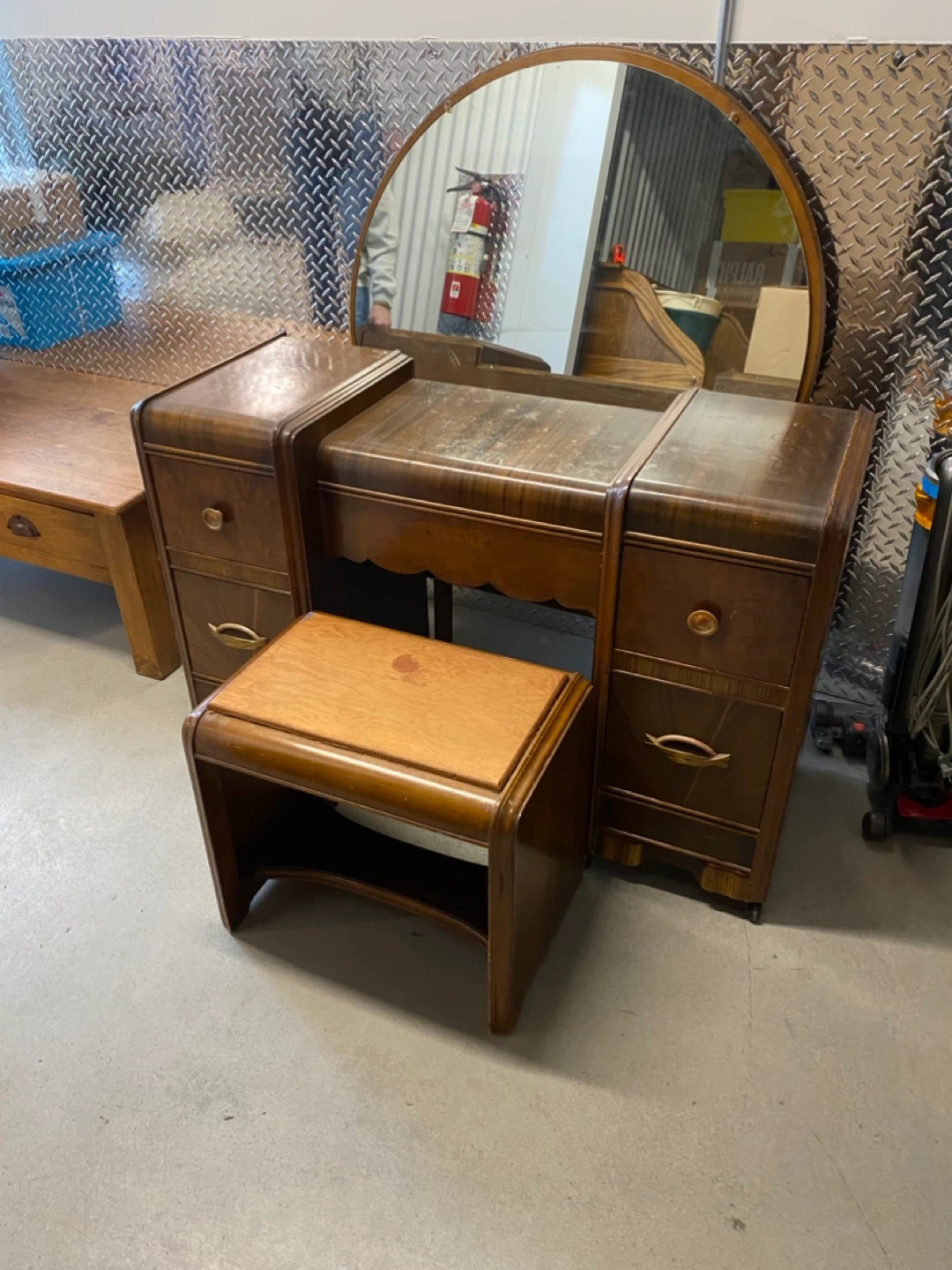 Vintage Vanity Table with Mirror and Stool - photo 3