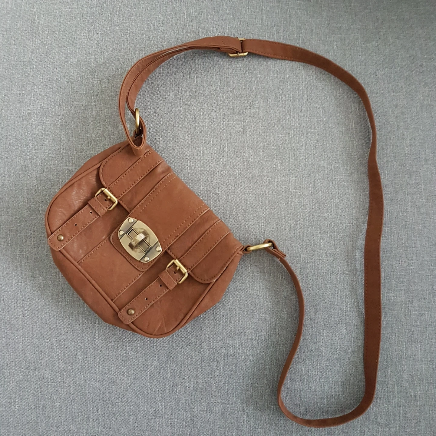 d-fusion Small Saddle Crossbody Bag — Cognac / Warm Tan Brown