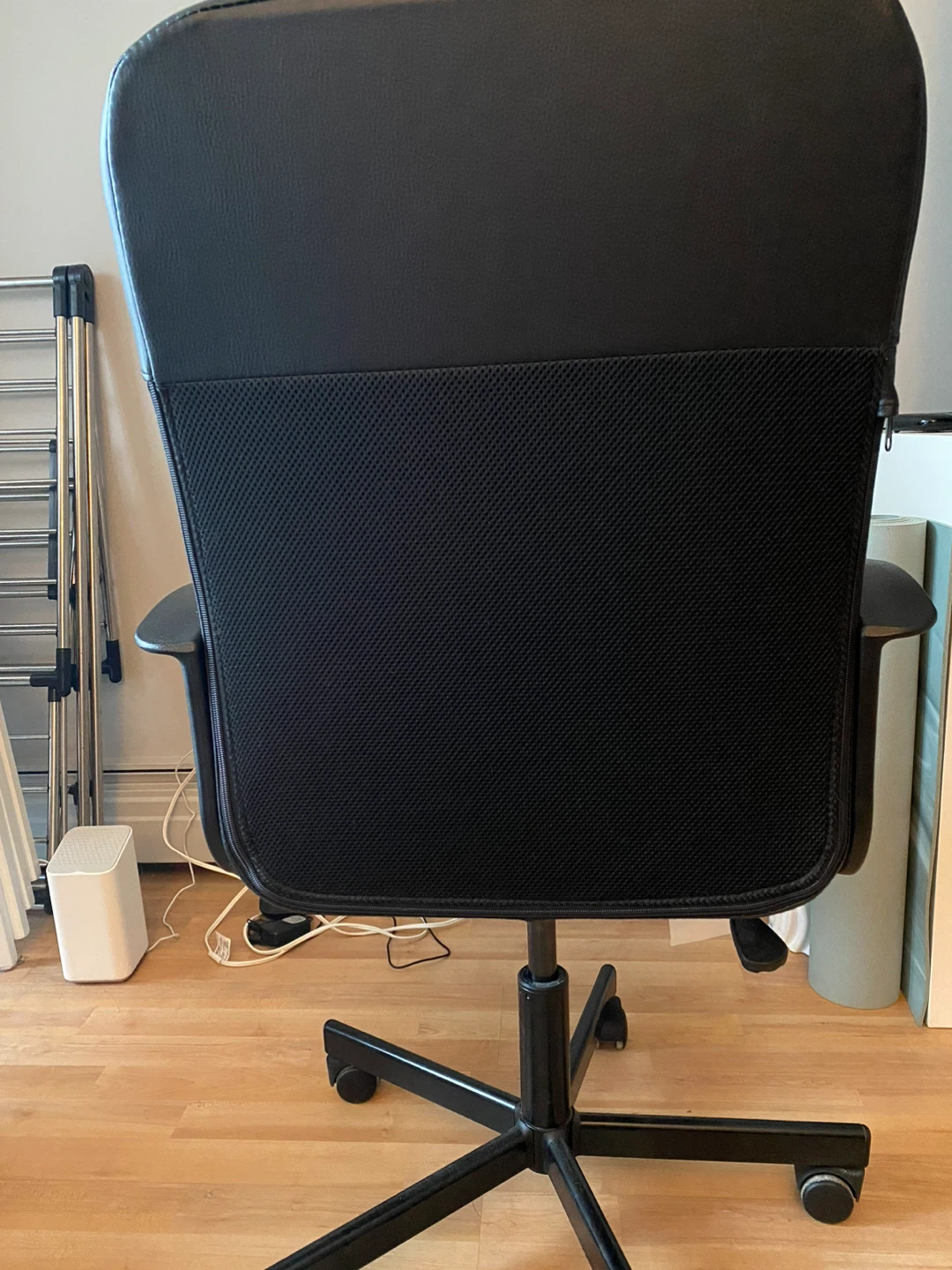 Black Office Chair - photo 5