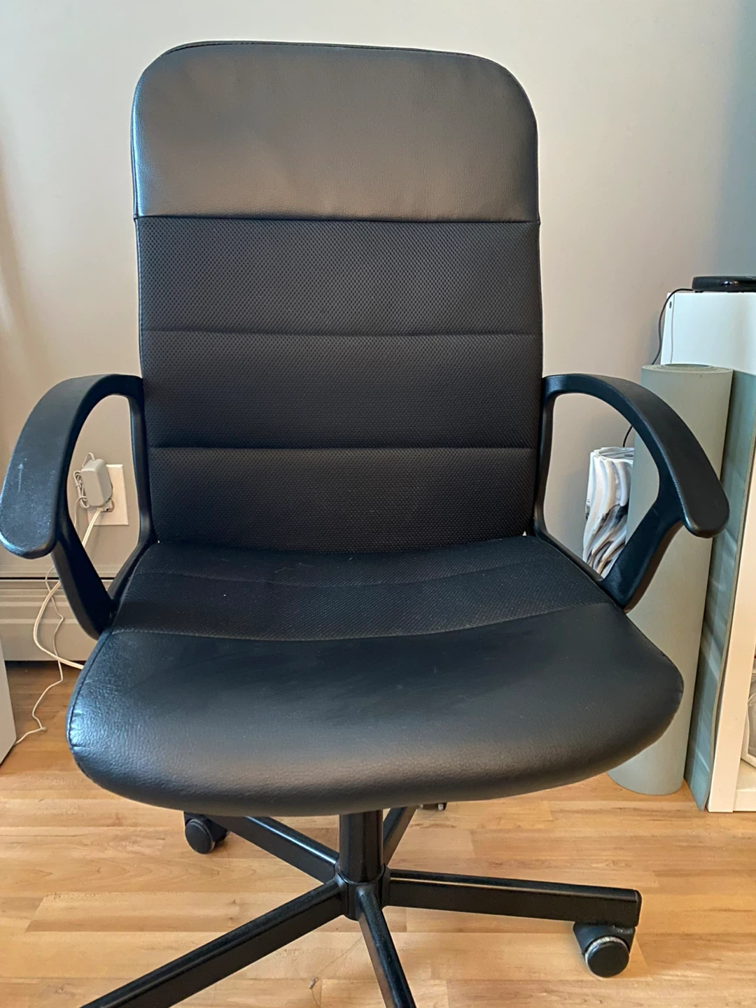 Black Office Chair - photo 2