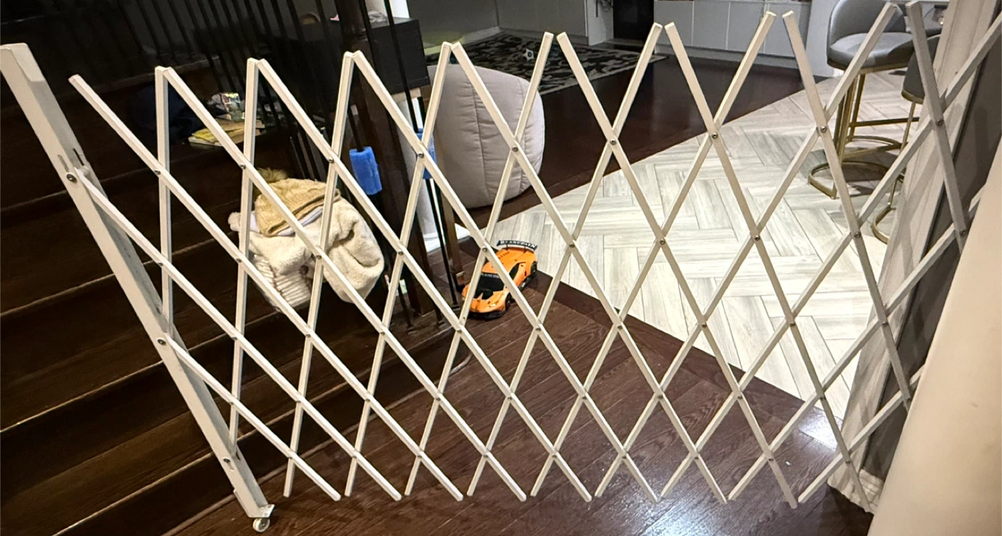 White Expandable Accordion Wall Mount Metal Gate 7.5-64 inch - photo 2