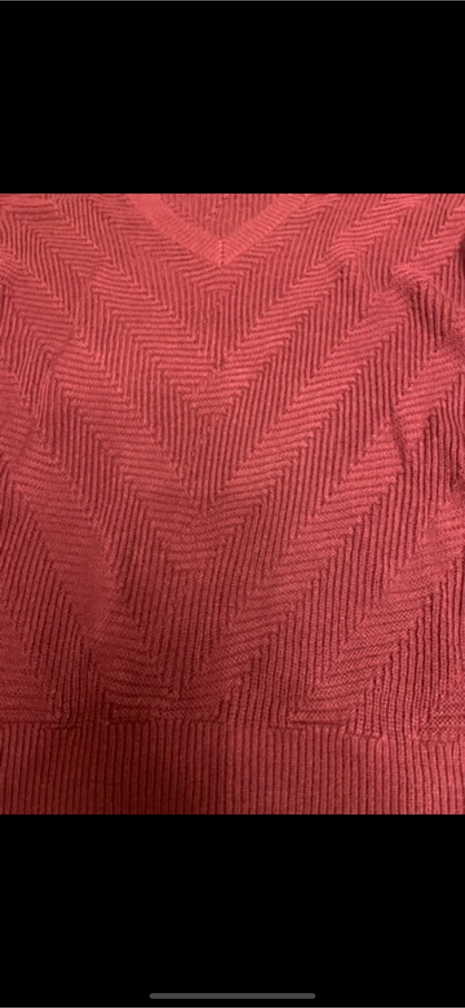 NEW.  Shelly & Jane V-Neck Sweater - Burgundy - XL - photo 3