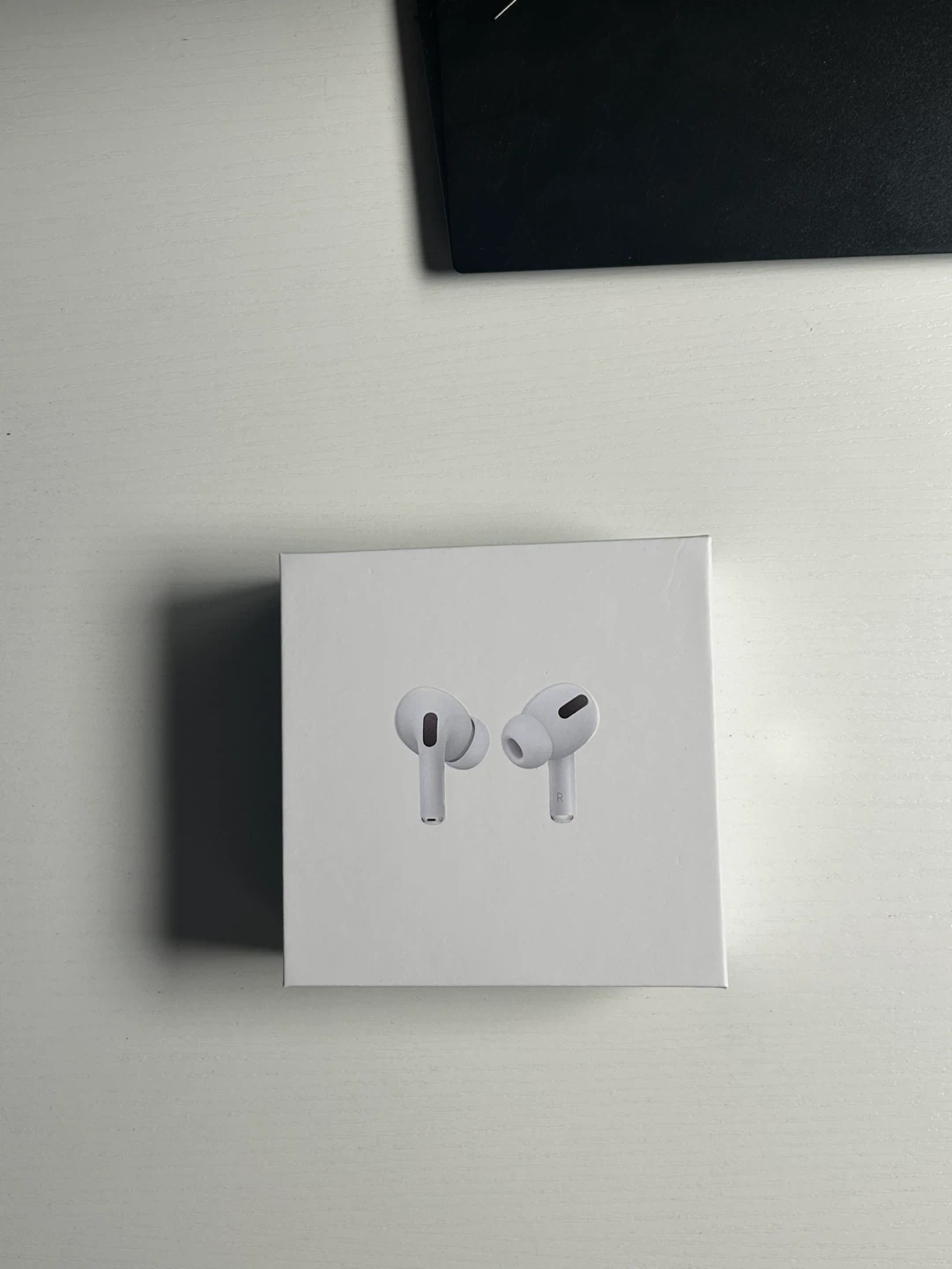 Apple AirPods Pro with MagSafe Charging Case
