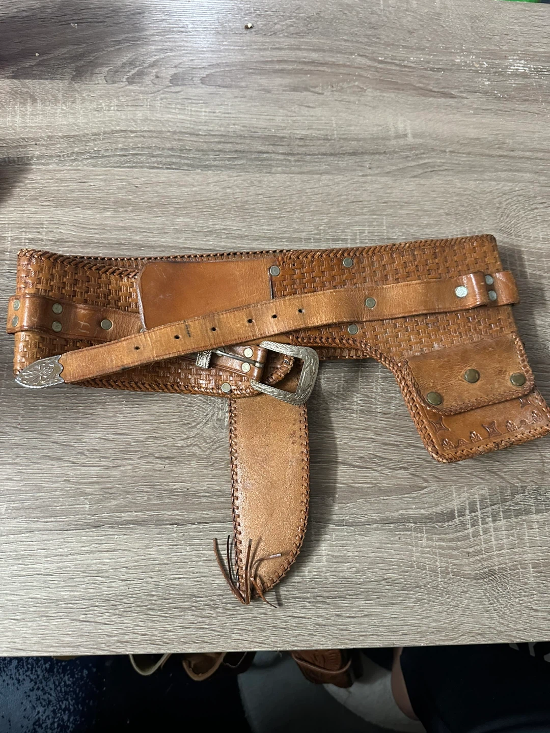 Leather Western Style Holster Belt with Ammunition Loops - photo 3
