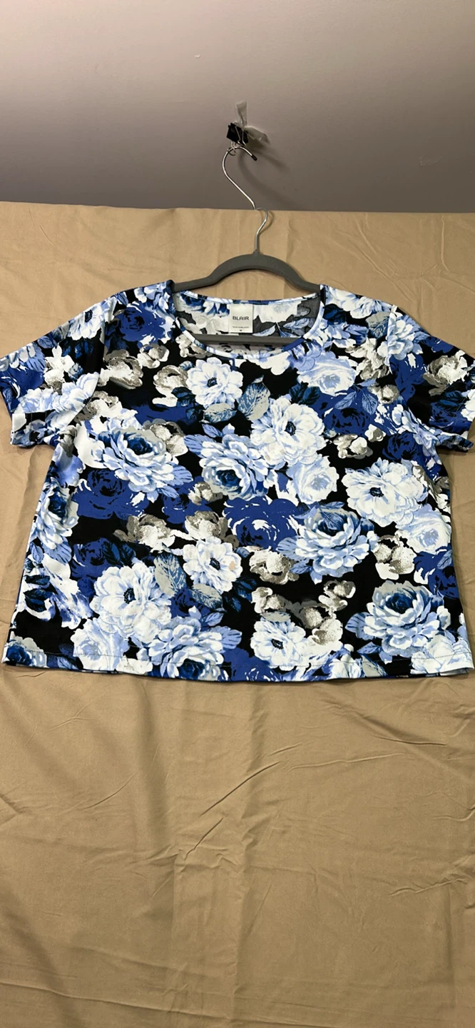 Blair Women's Floral Print T-Shirt Size M