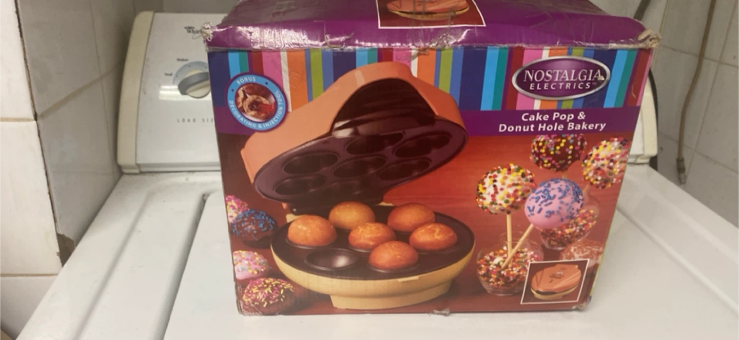 Nostalgia Electric Cake Pop & Donut Hole Bakery