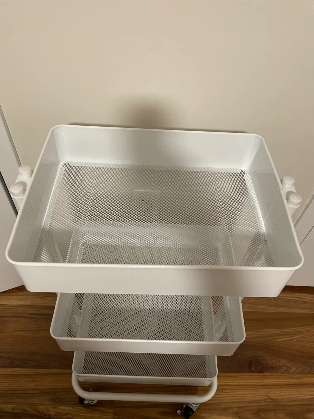 White rolling cart - photo 2