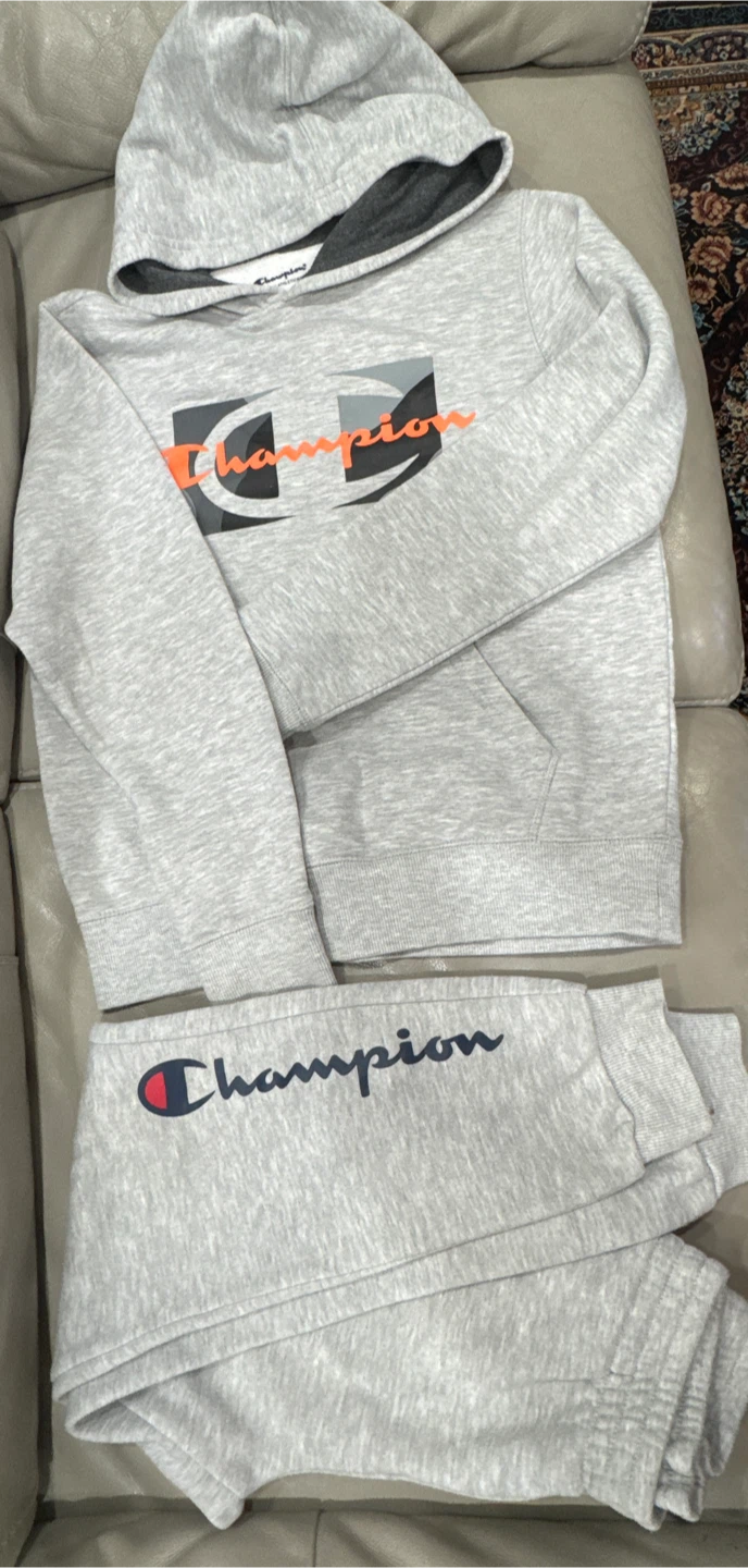 Boys size L10/12 Champion Hoodie and Sweatpants Set - Size L - photo 2