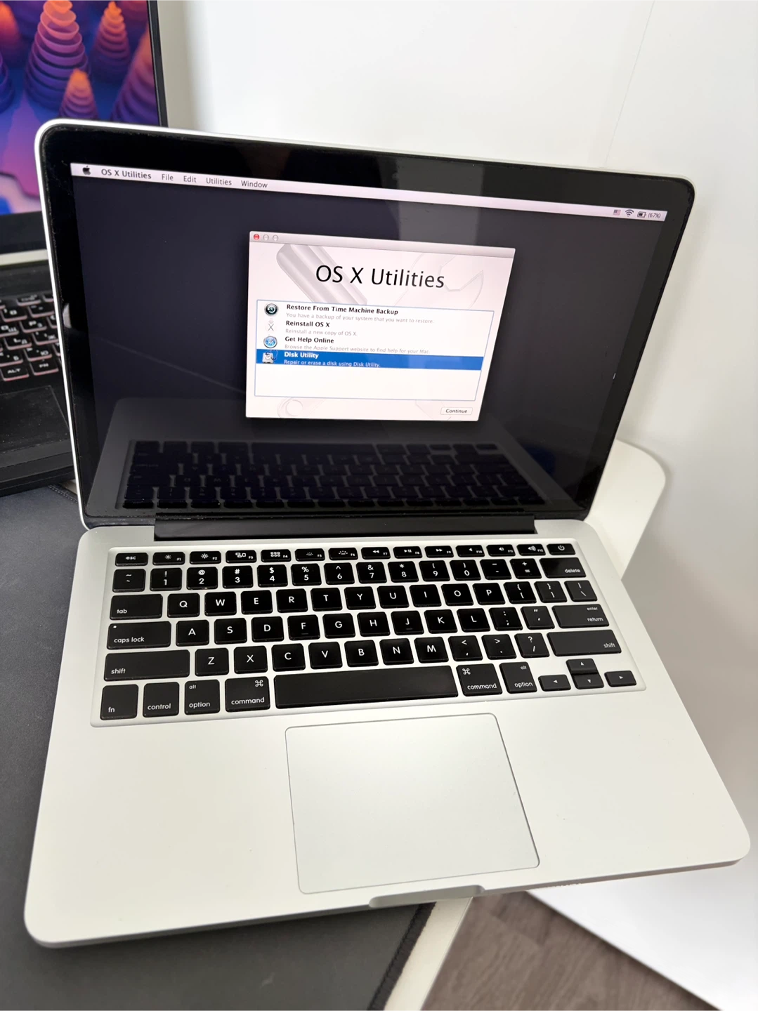 Apple MacBook Pro 13-inch Intel Core i5 2.4GHz 4GB RAM