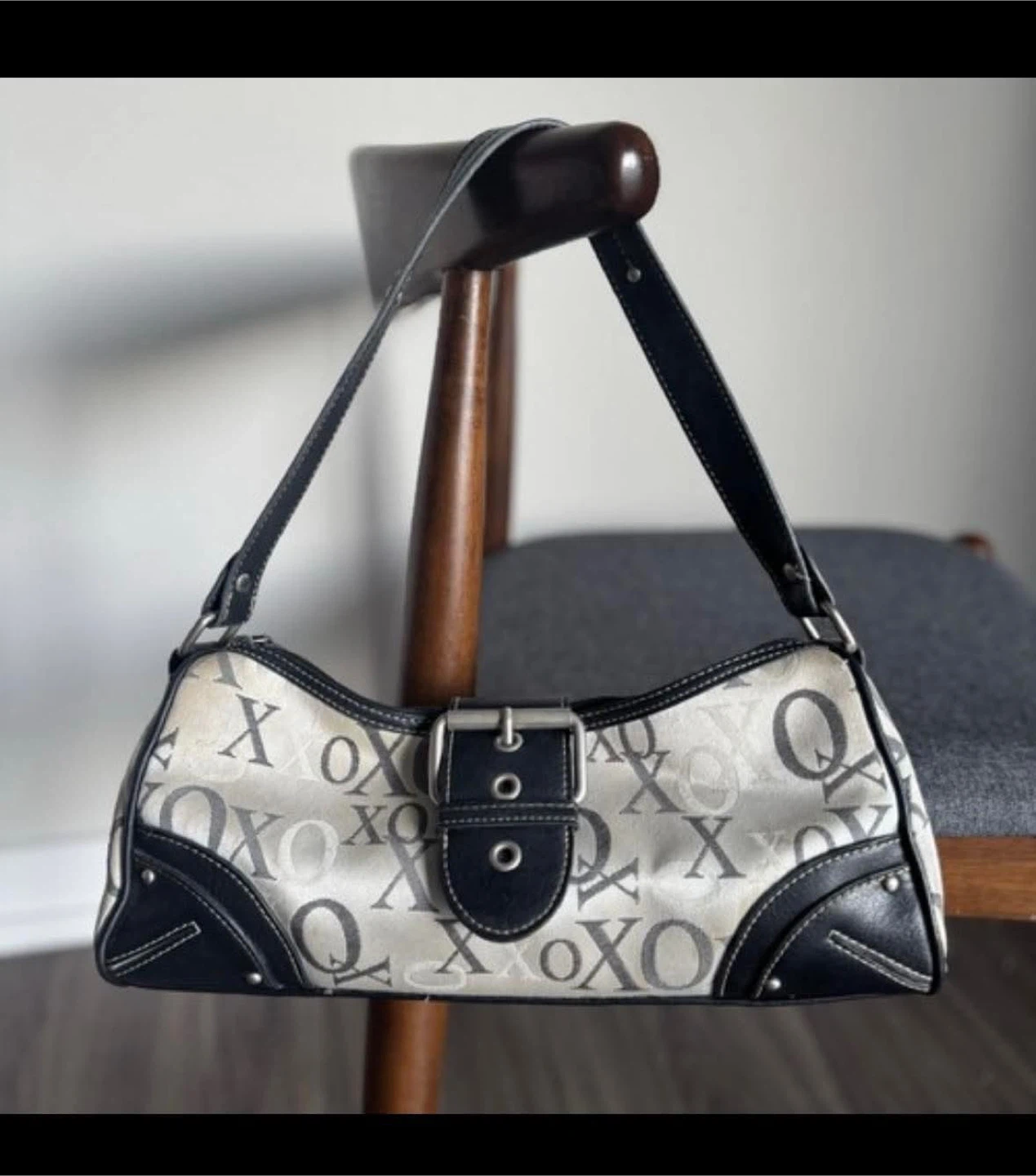 Brand New XOXO Black/Gray Small Handbag - photo 3