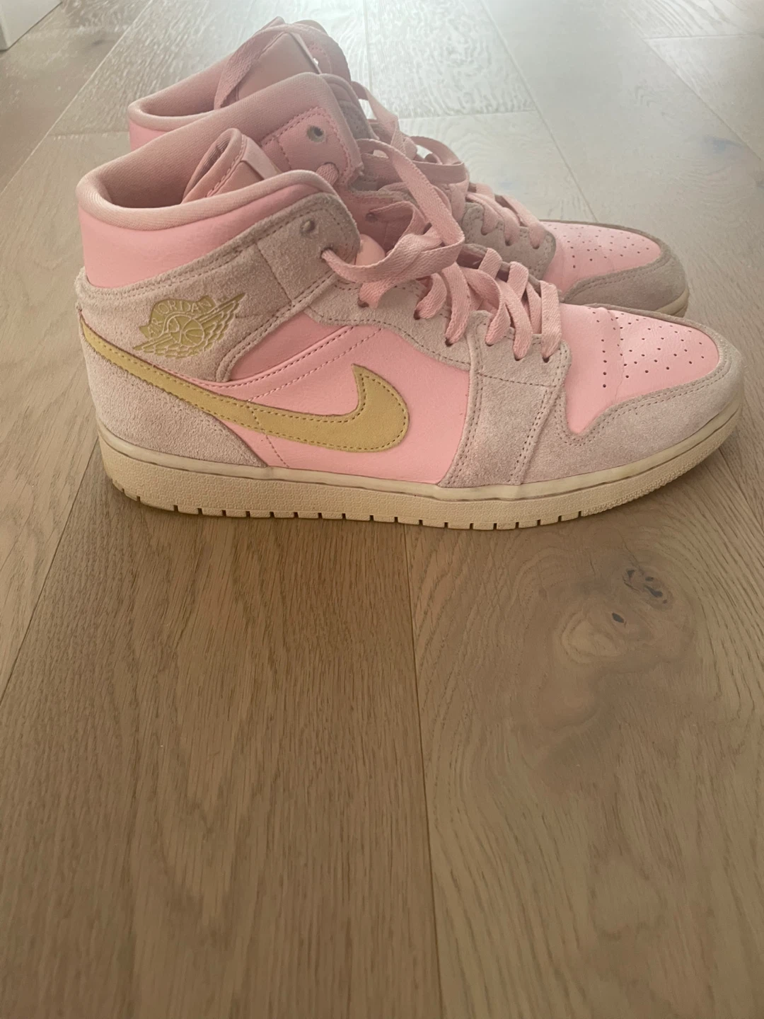 Air Jordan 1 Mid Pink & Gold Sneakers - photo 2