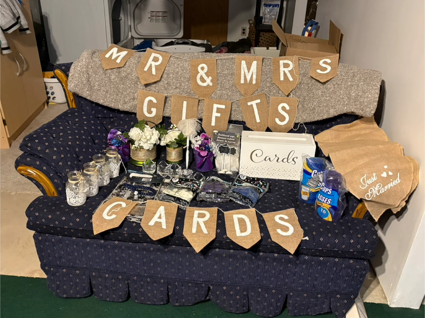 Wedding Decor Banner Set - Mr & Mrs Gifts Cards