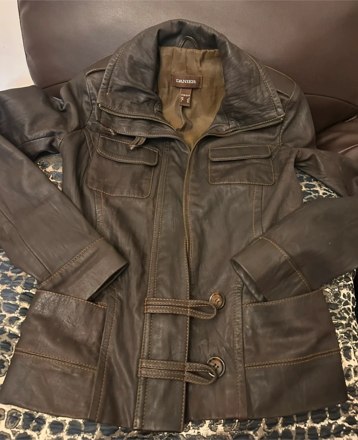 gorgeous women’s Danier Brown Leather Jacket