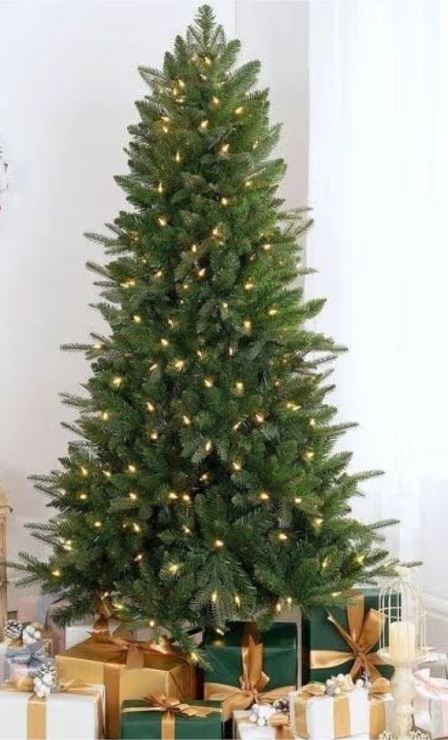 Pre-lit Artificial Christmas Tree