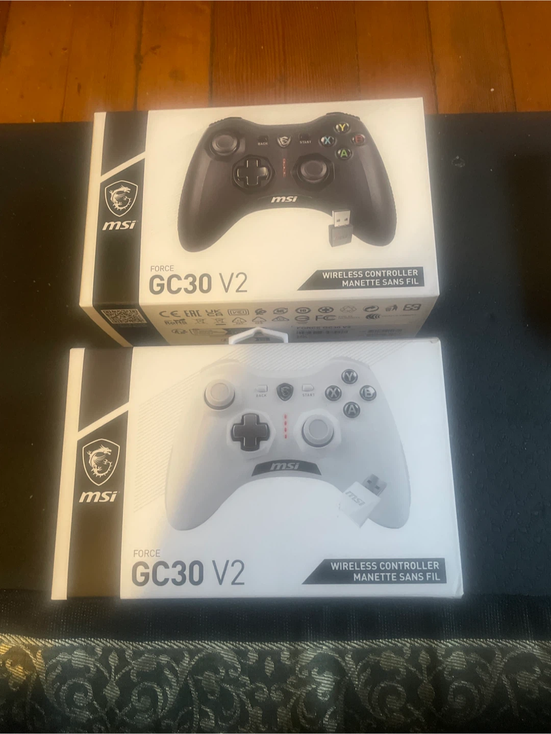 MSI FORCE GC30 V2 Wireless Controllers (Black & White)