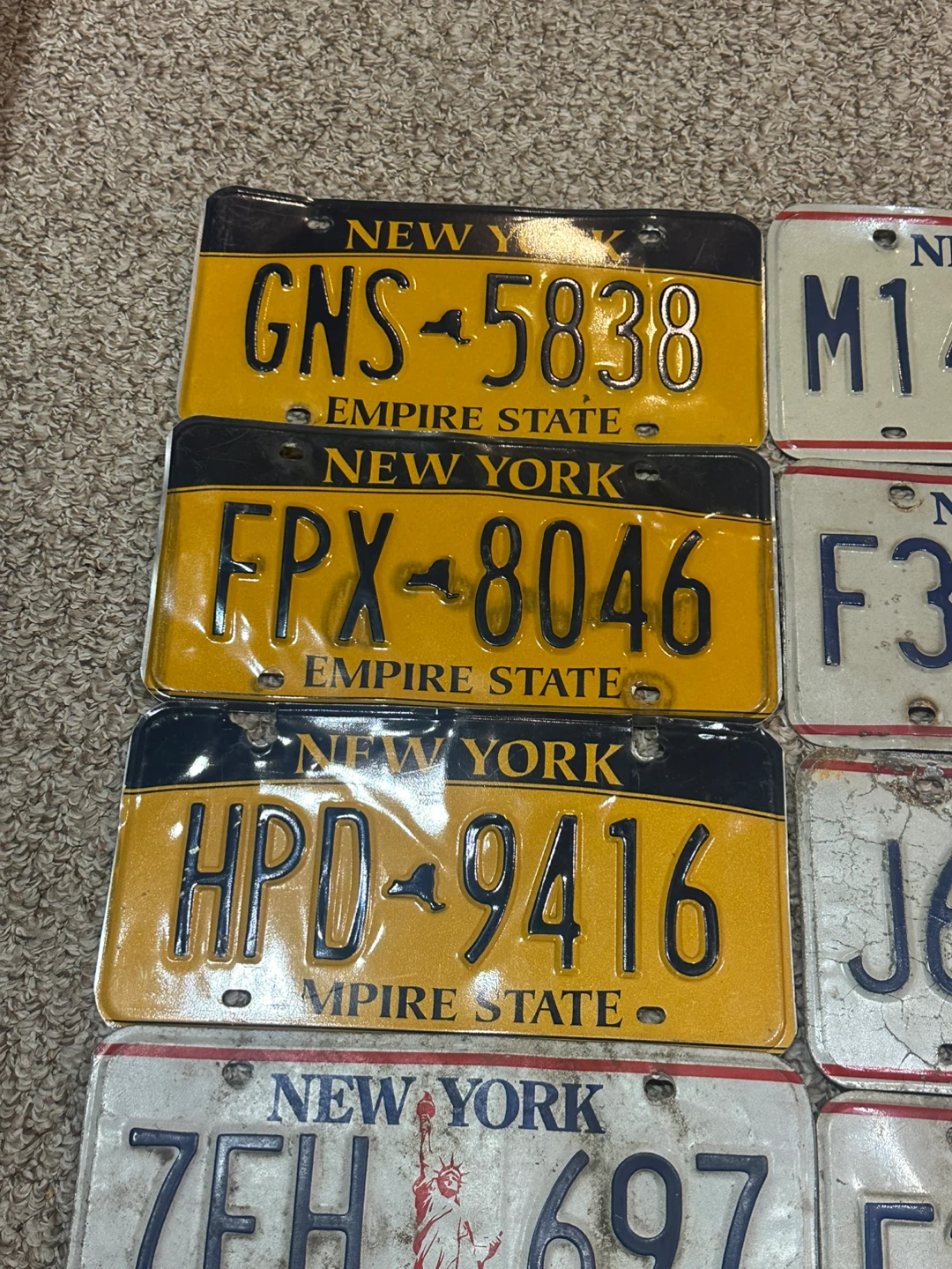 Lot of 16 New York License Plates - photo 3
