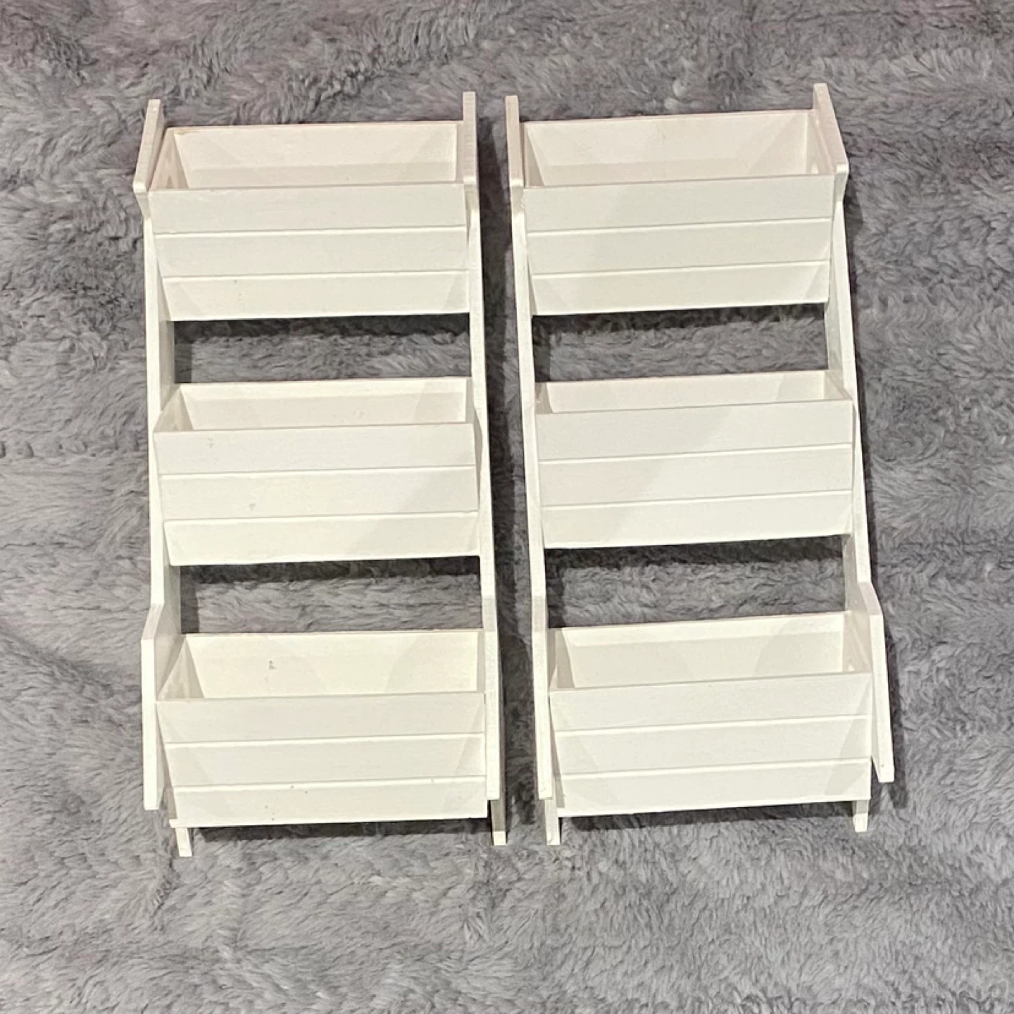 Set of 2 White Tiered Display Shelves