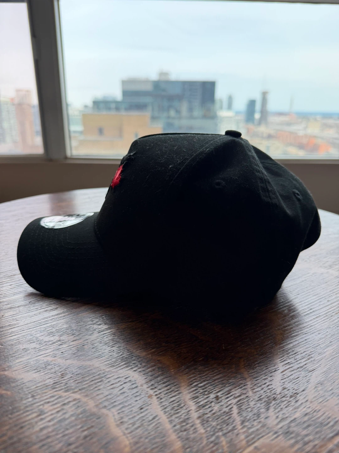 New Era 9FORTY Black Adjustable Baseball Cap with Maple Leaf - photo 3