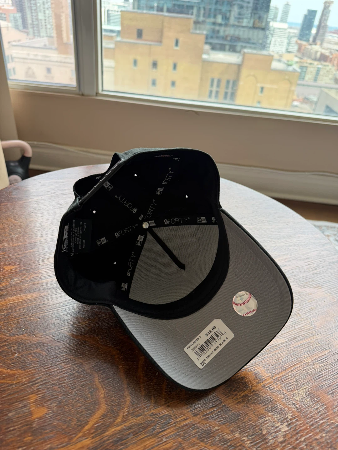 New Era 9FORTY Black Adjustable Baseball Cap with Maple Leaf - photo 5